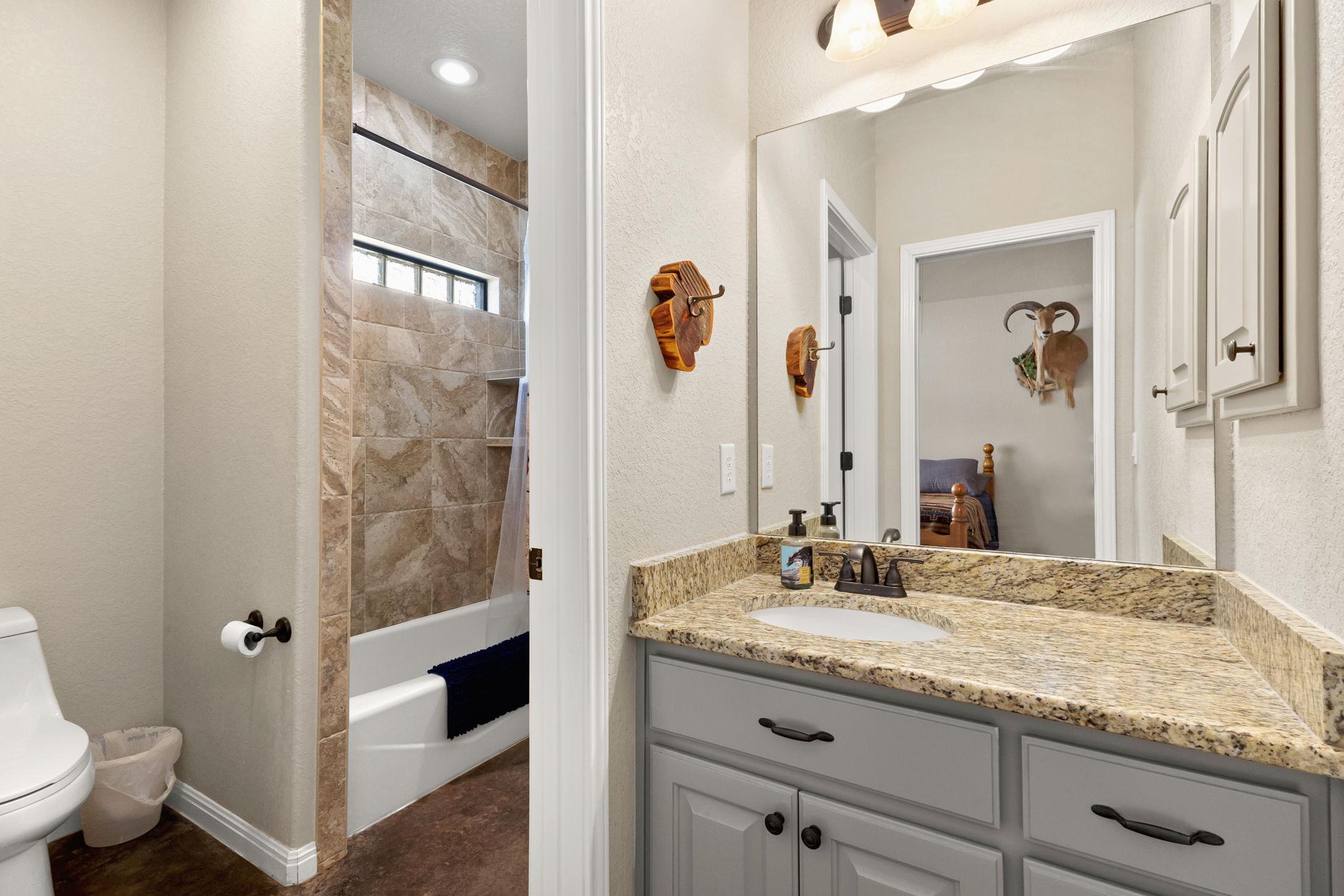 2298 Sungate Dr, New Braunfels, TX 78130