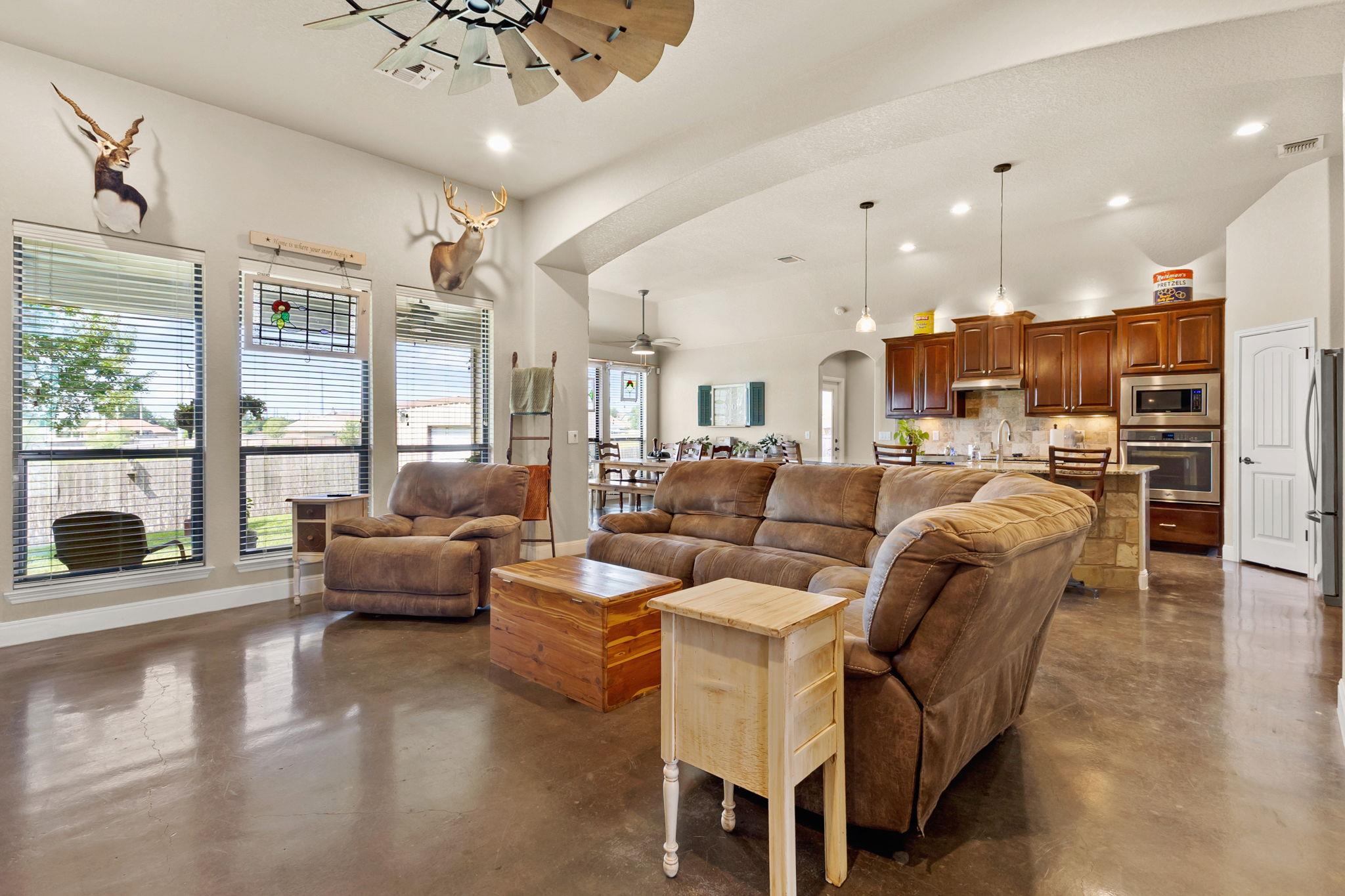 2298 Sungate Dr, New Braunfels, TX 78130