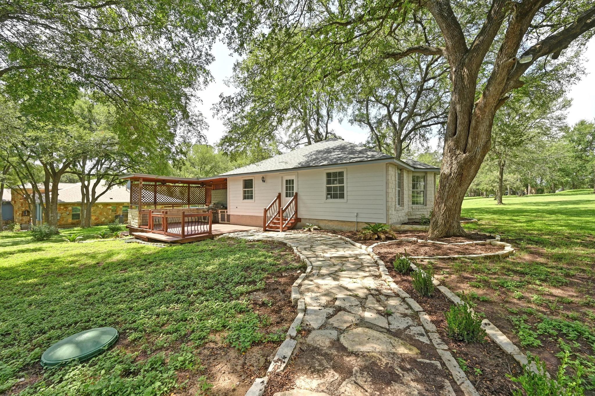 111 Trinity St, Cedar Creek, TX 78612