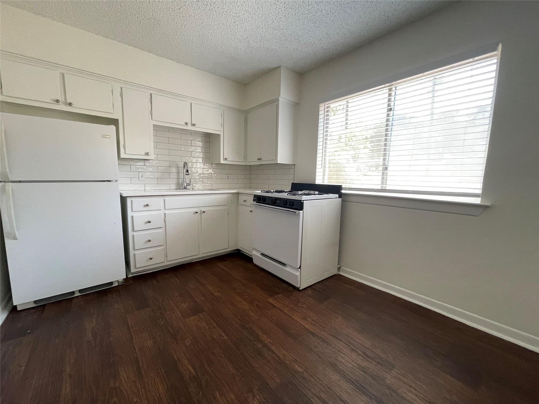 3106 Duval St # 202, Austin, TX 78705