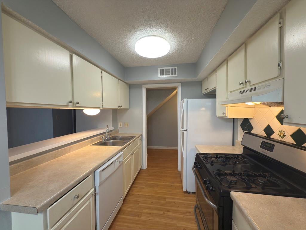 1312 Southport Dr # B, Austin, TX 78704