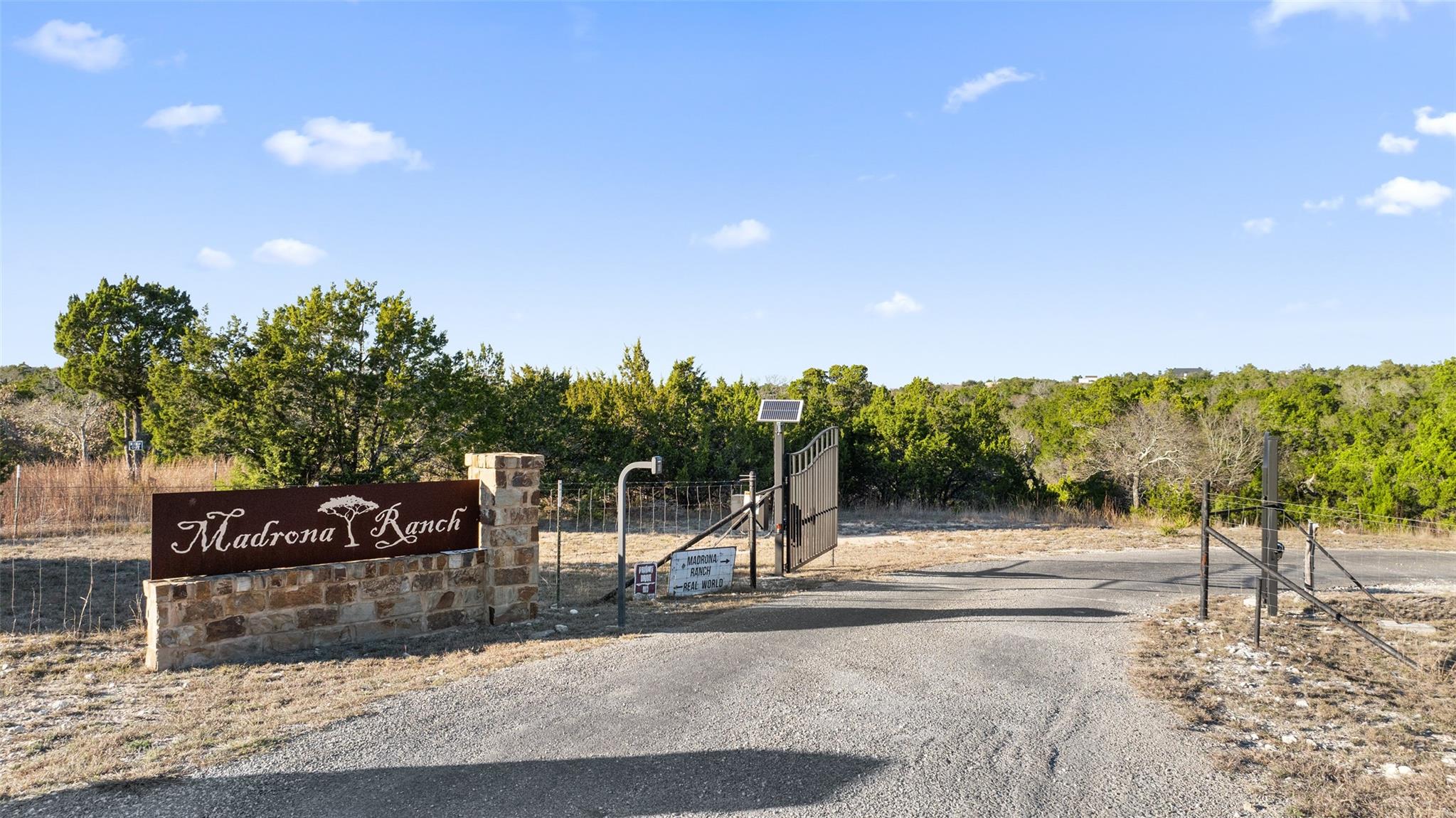 810 Kothmann Rd, Dripping Springs, TX 78620
