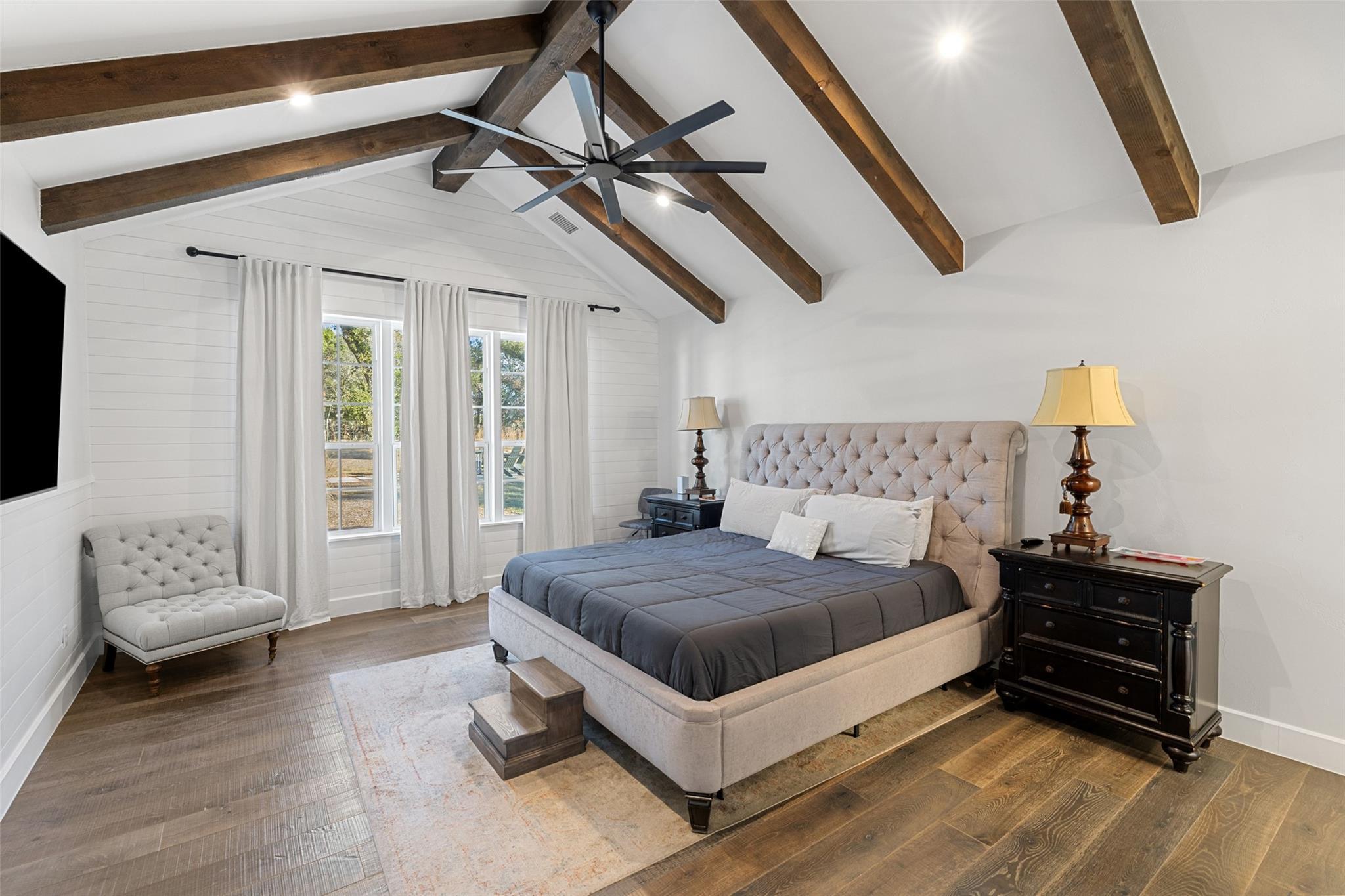 810 Kothmann Rd, Dripping Springs, TX 78620