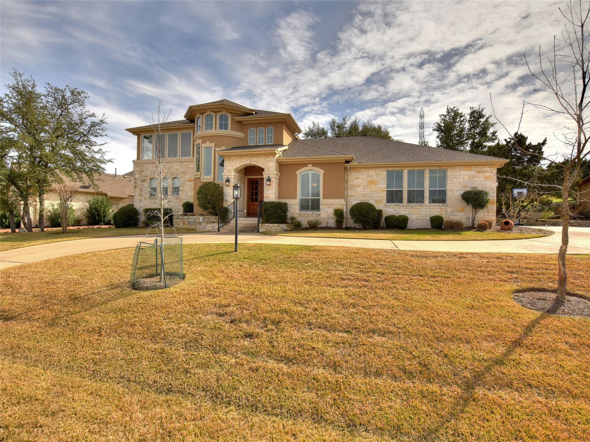 210 Clubhouse Dr, Lakeway, TX 78734