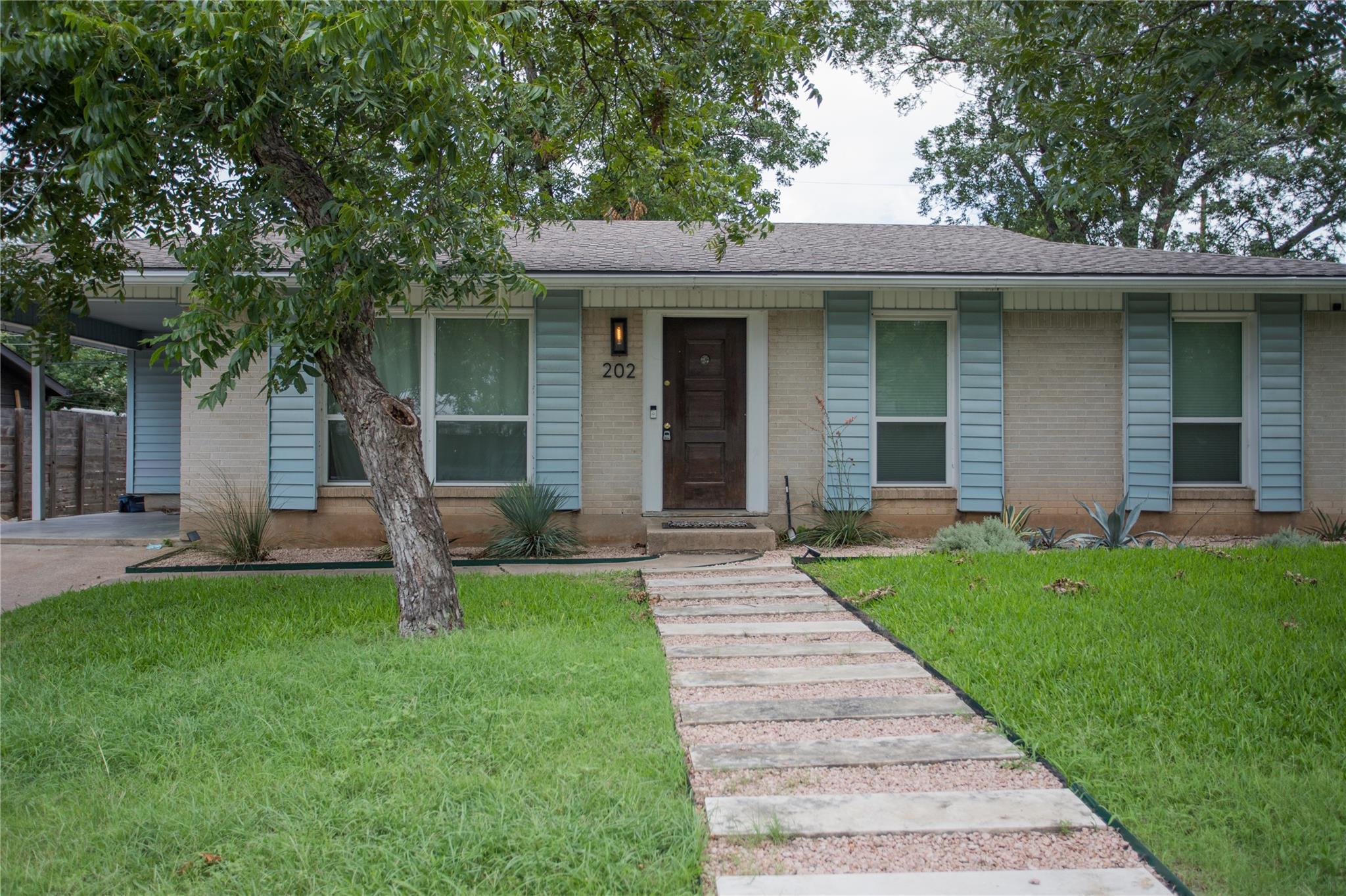 202 W Crestland Dr, Austin, TX 78752