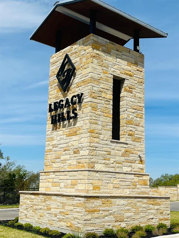 413 E Flying Owl Dr, Johnson City, TX 78636