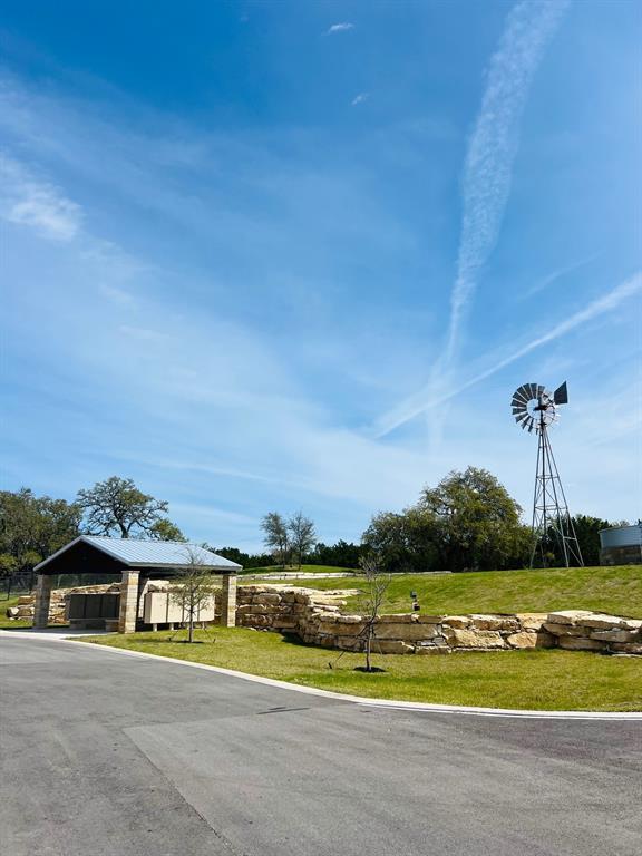 413 E Flying Owl Dr, Johnson City, TX 78636