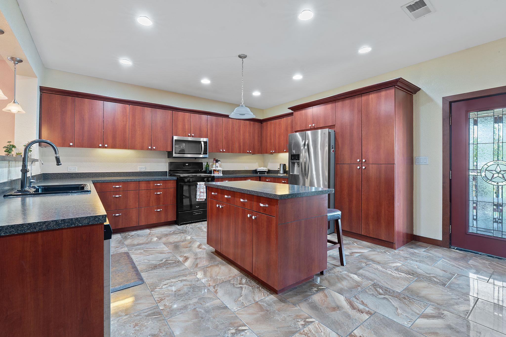 11812 Morning View Dr, Del Valle, TX 78617