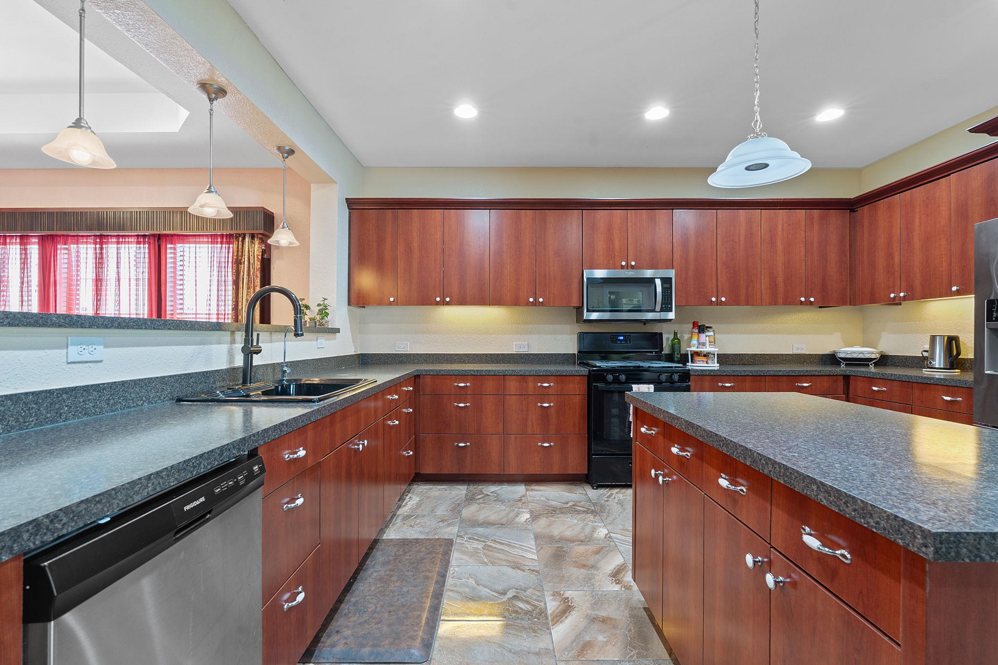 11812 Morning View Dr, Del Valle, TX 78617