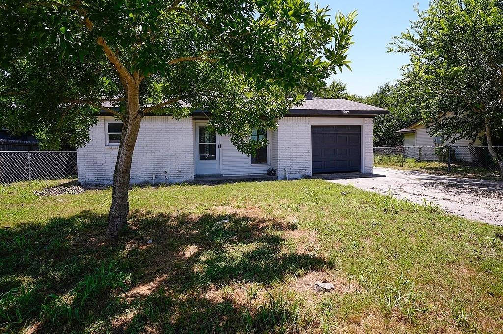 3105 Gayle St, Victoria, TX 77901