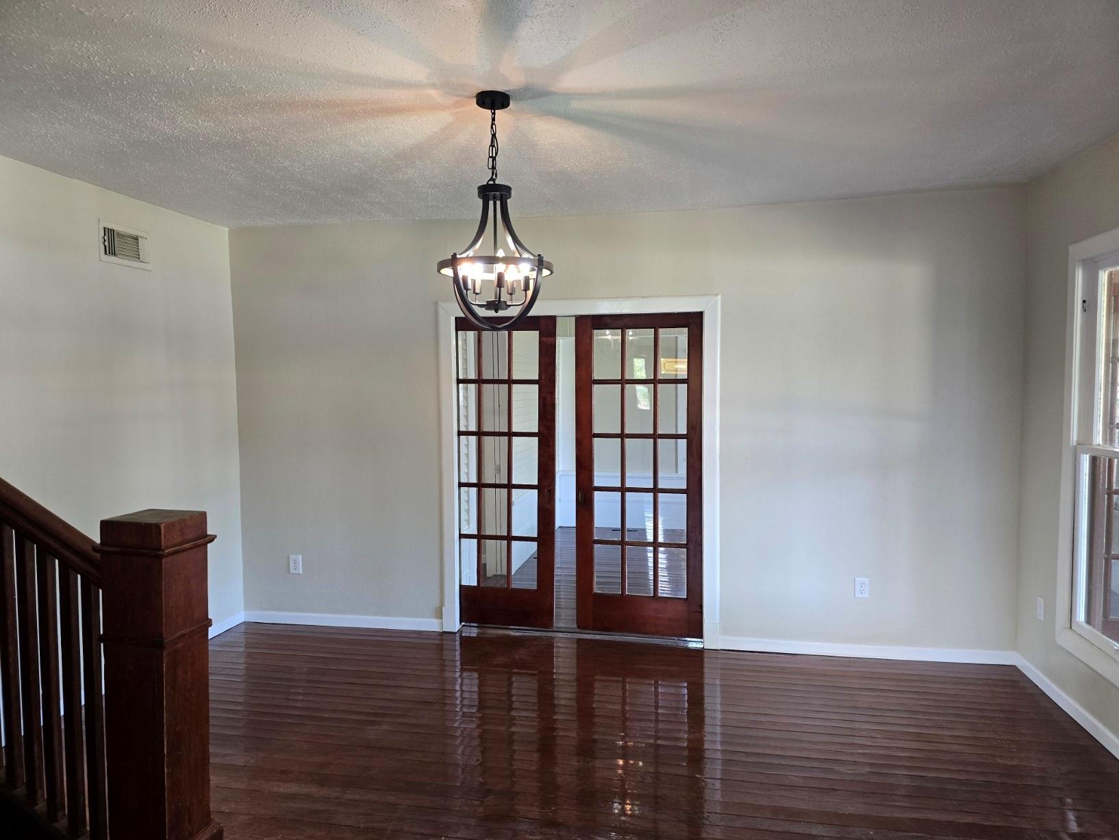 144 W Wallace St, Gonzales, TX 78629