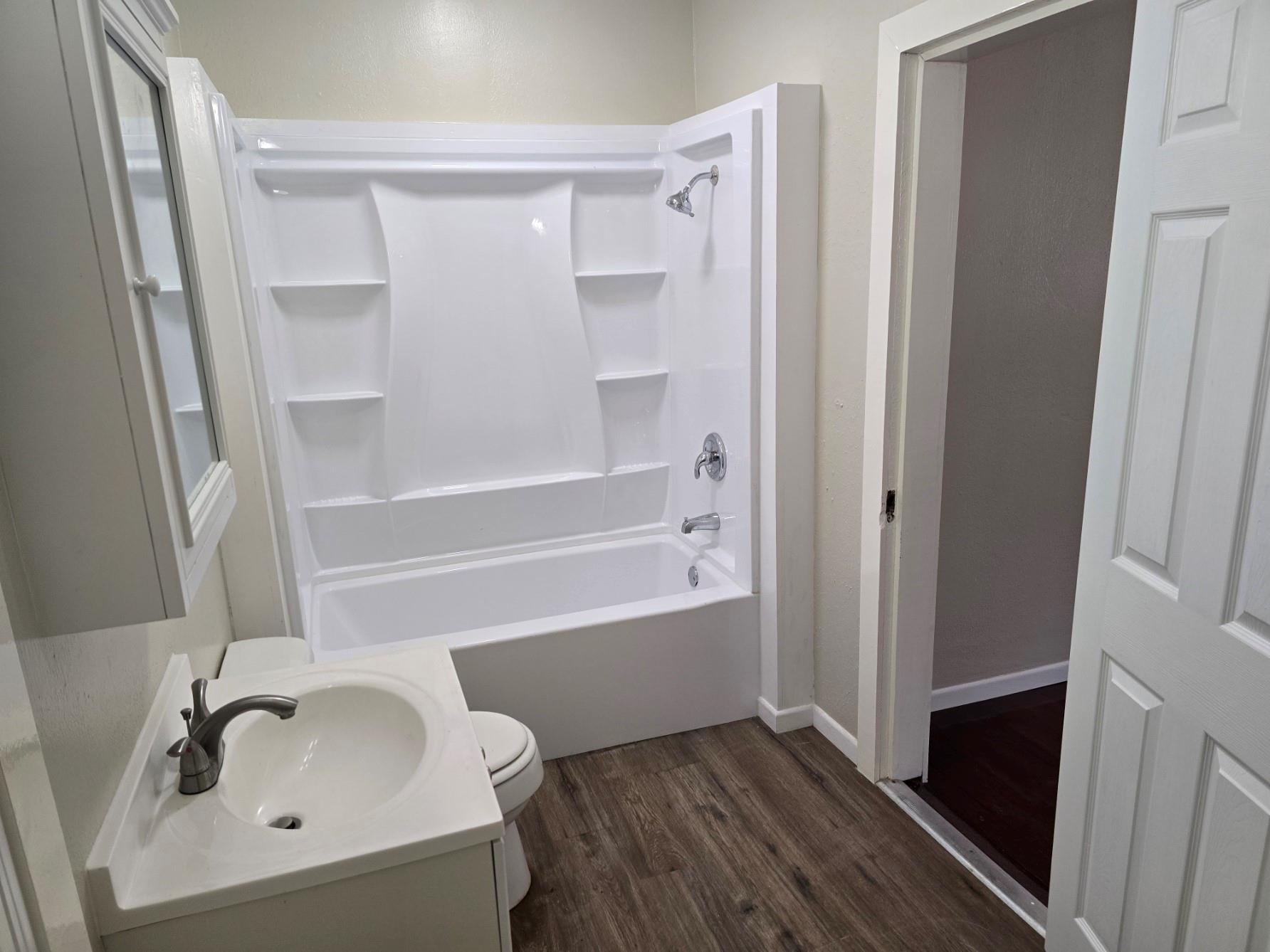 144 W Wallace St, Gonzales, TX 78629