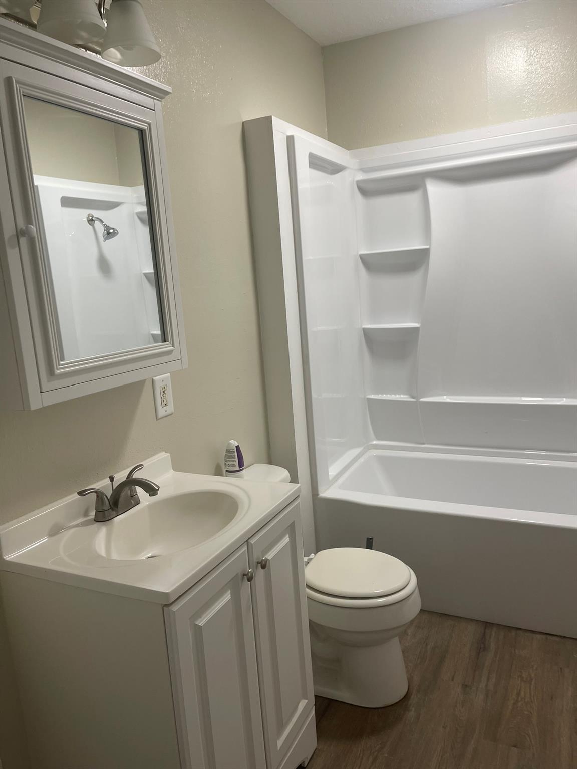 144 W Wallace St, Gonzales, TX 78629