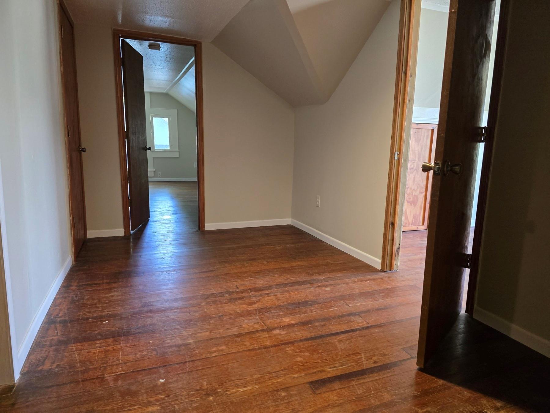 144 W Wallace St, Gonzales, TX 78629