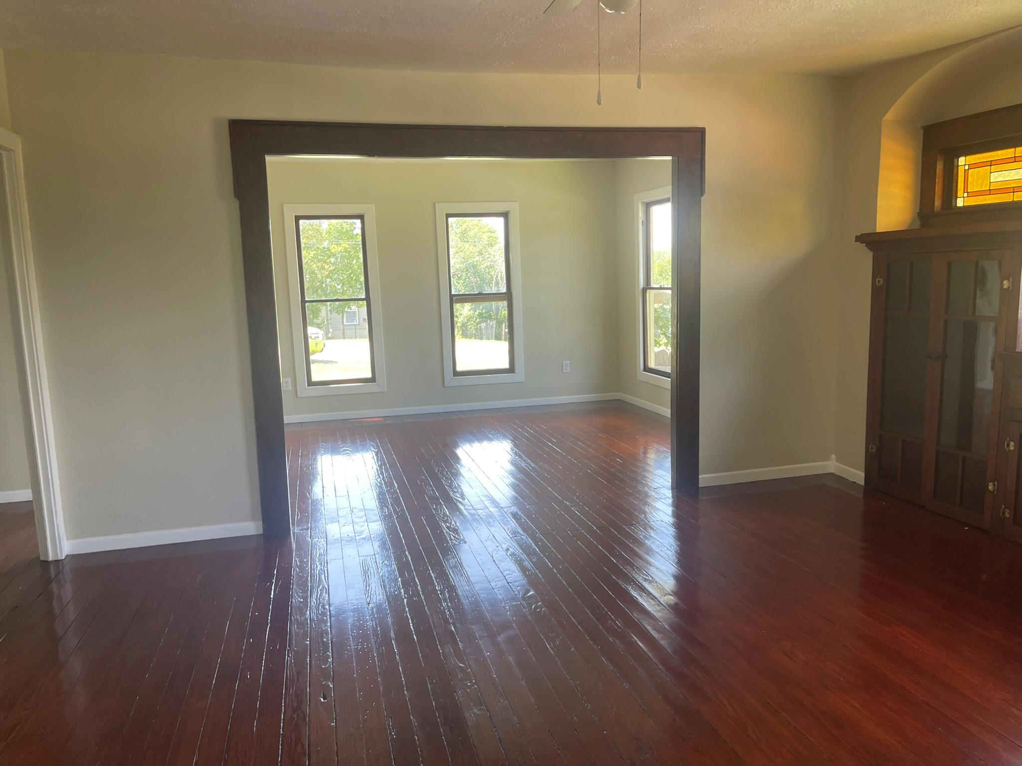 144 W Wallace St, Gonzales, TX 78629