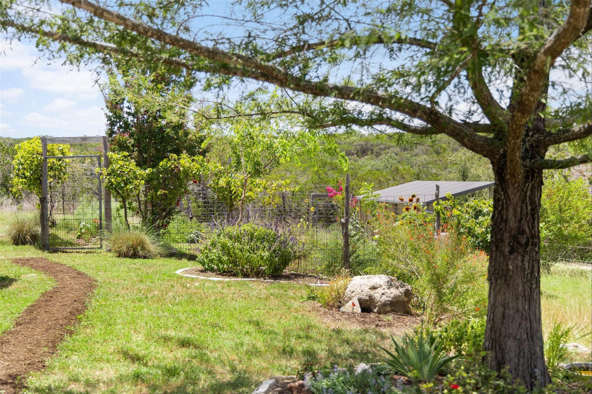 2822 Stagecoach Ranch Rd, Dripping Springs, TX 78620