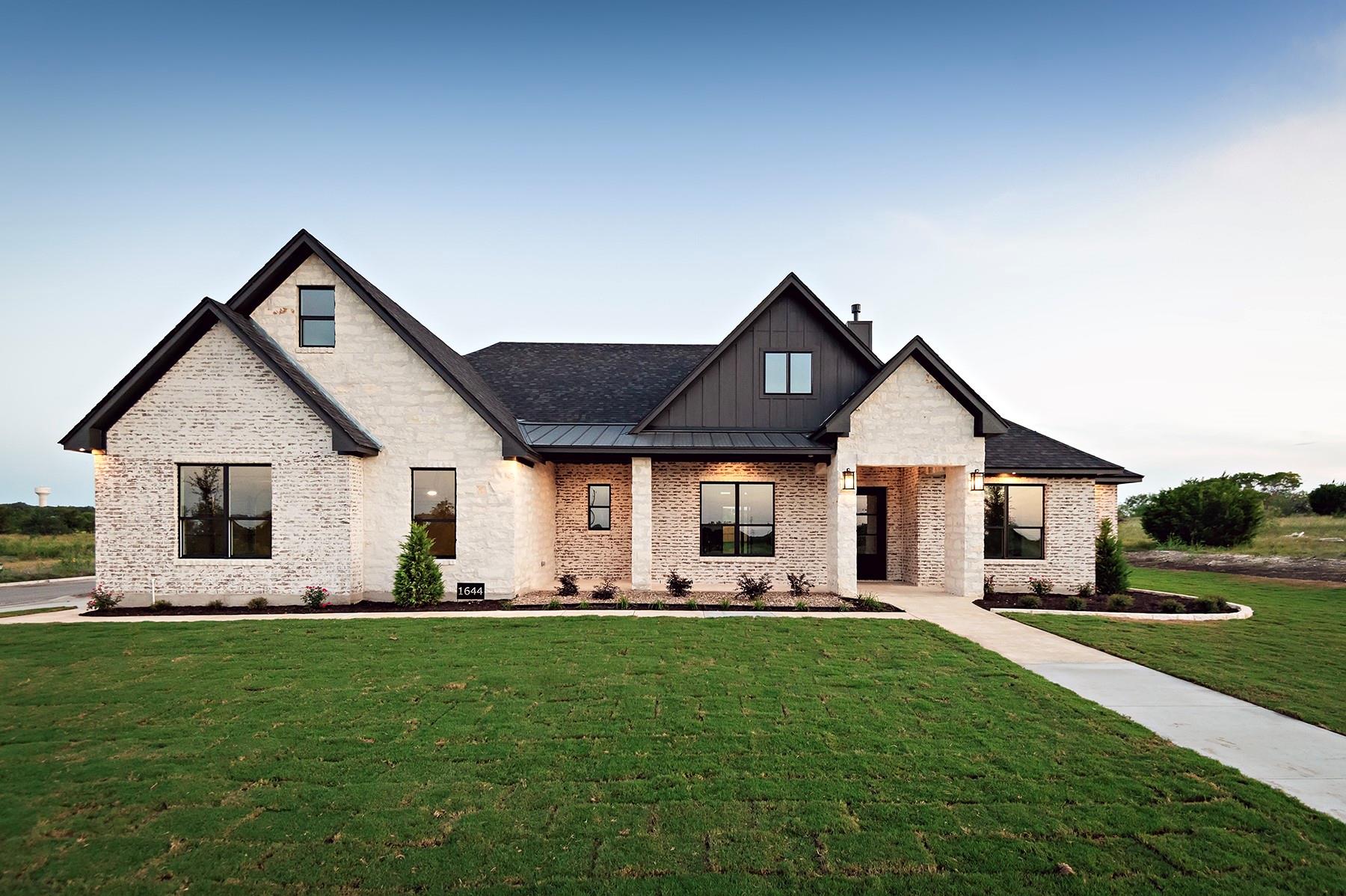 1644 Hunt Dr, Salado, TX 76571