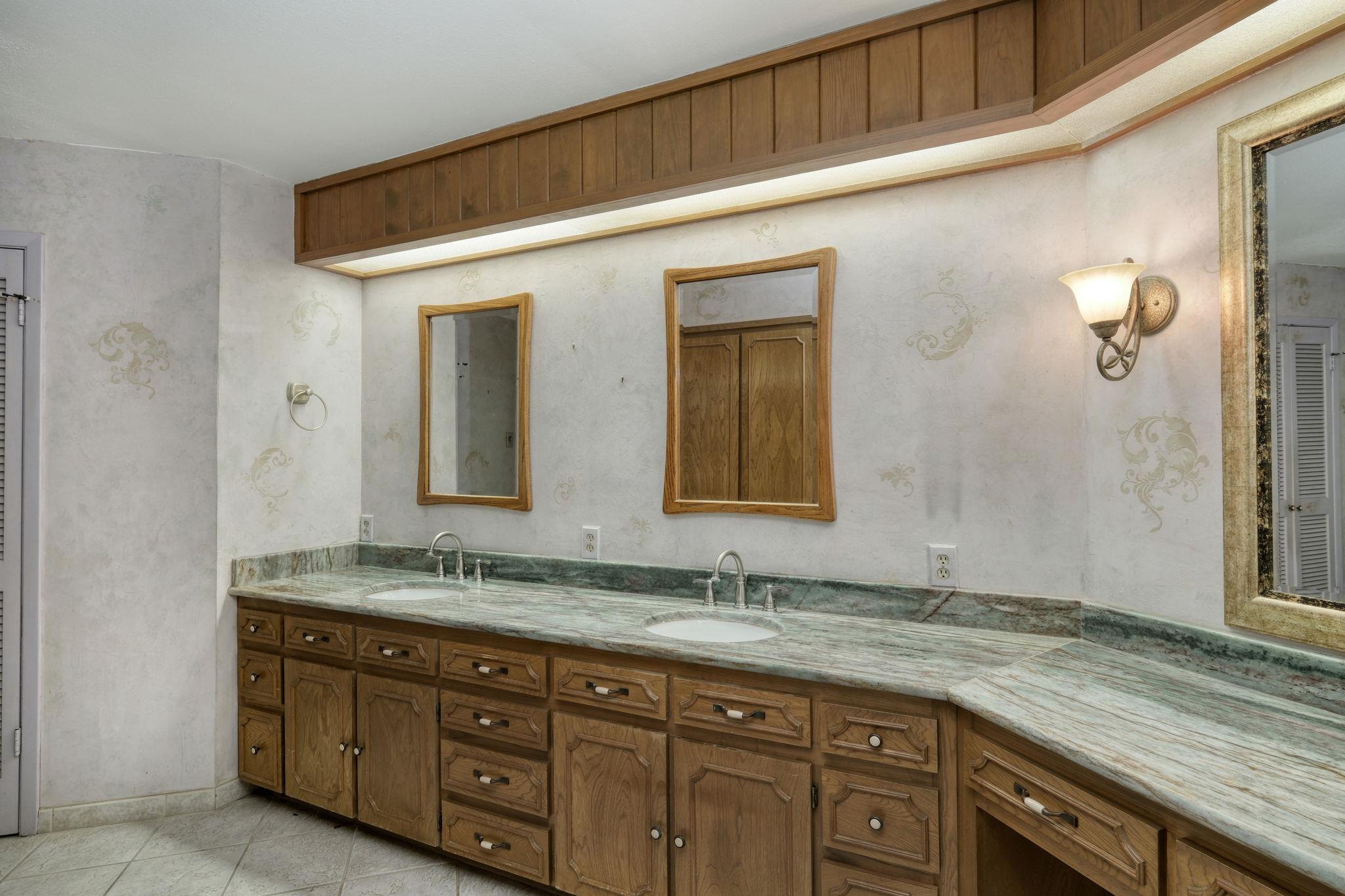 700 Breakaway Rd, Cedar Park, TX 78613