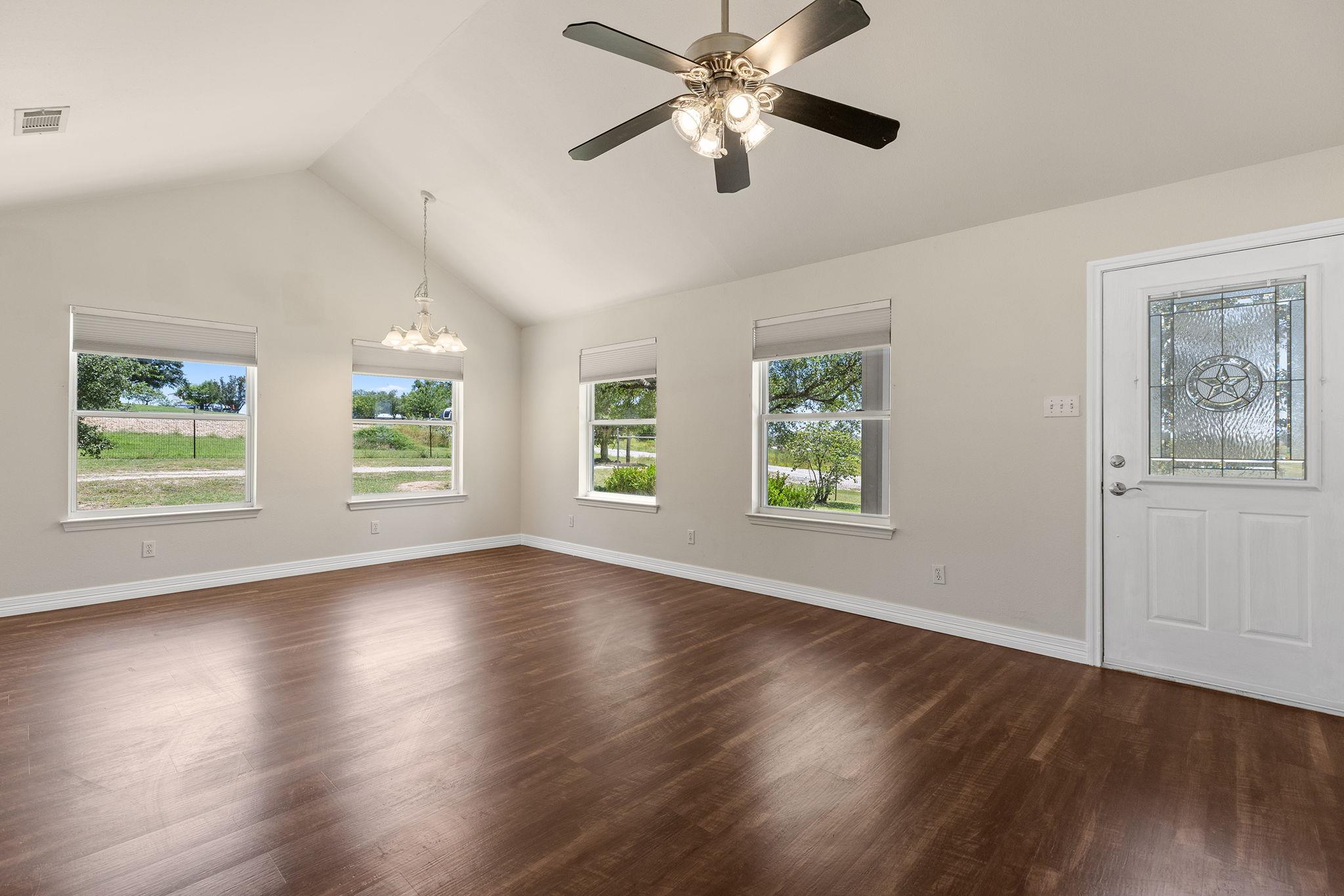 1701 County Road 107, Hutto, TX 78634