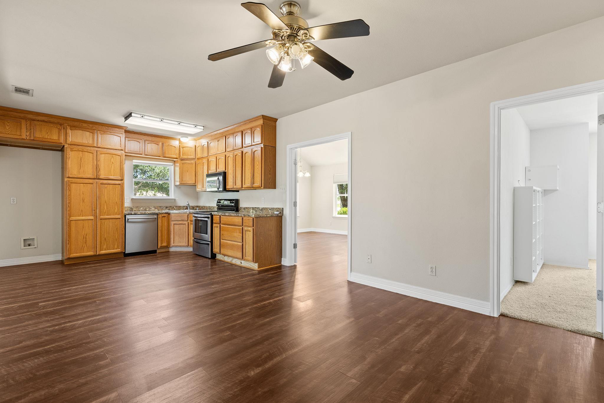 1701 County Road 107, Hutto, TX 78634