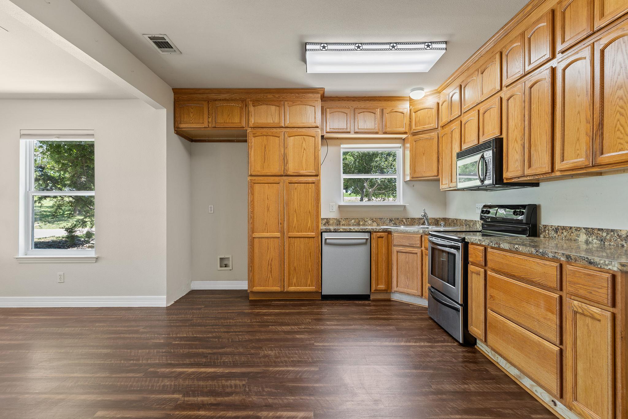1701 County Road 107, Hutto, TX 78634