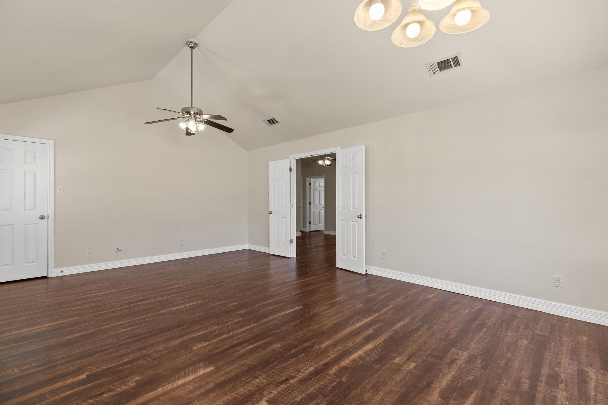 1701 County Road 107, Hutto, TX 78634
