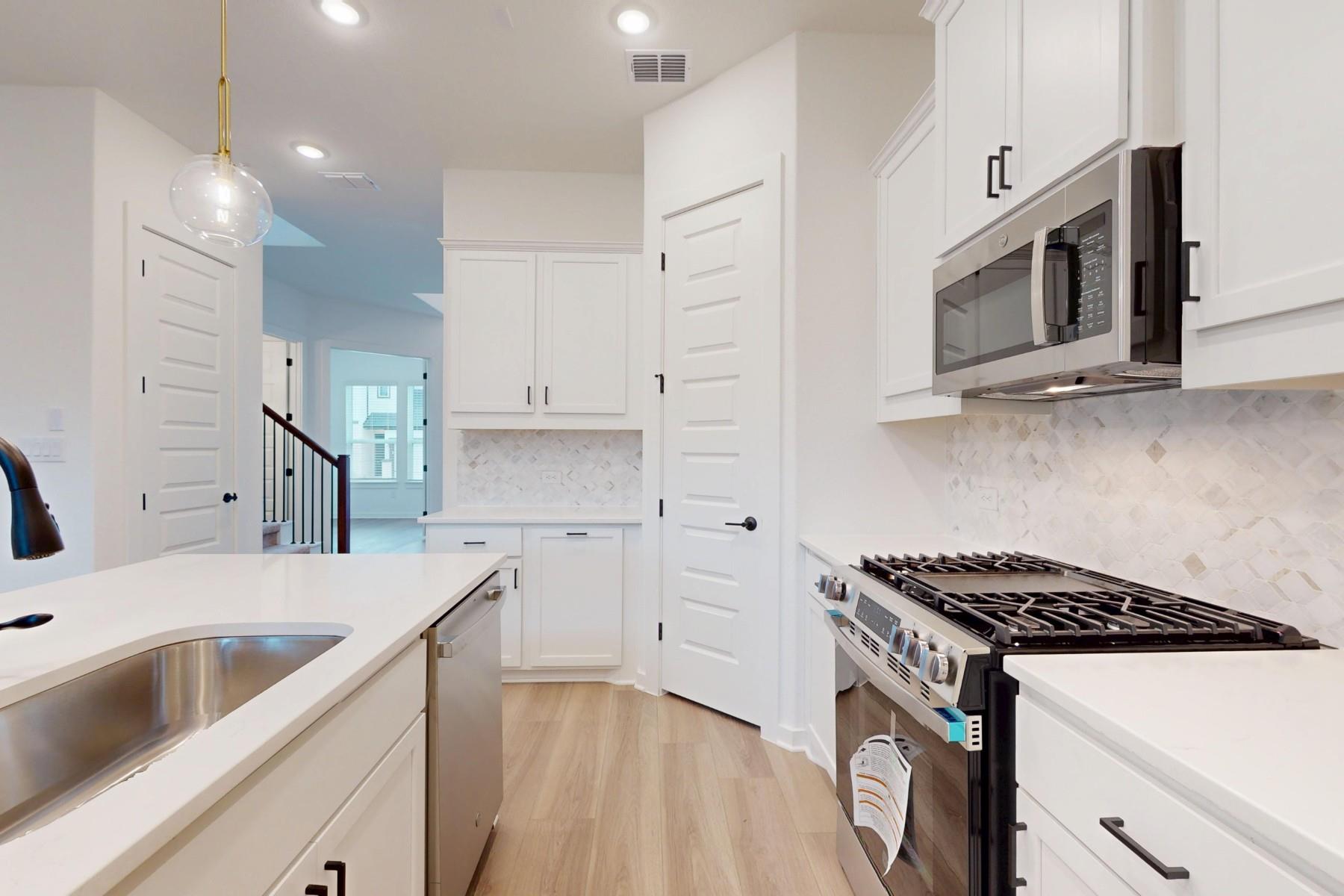 13113 Geary Dr, Austin, TX 78652