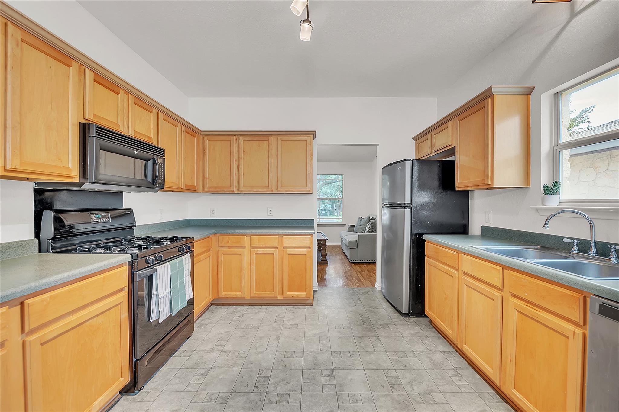 3313 Napa Valley Bnd, Leander, TX 78641