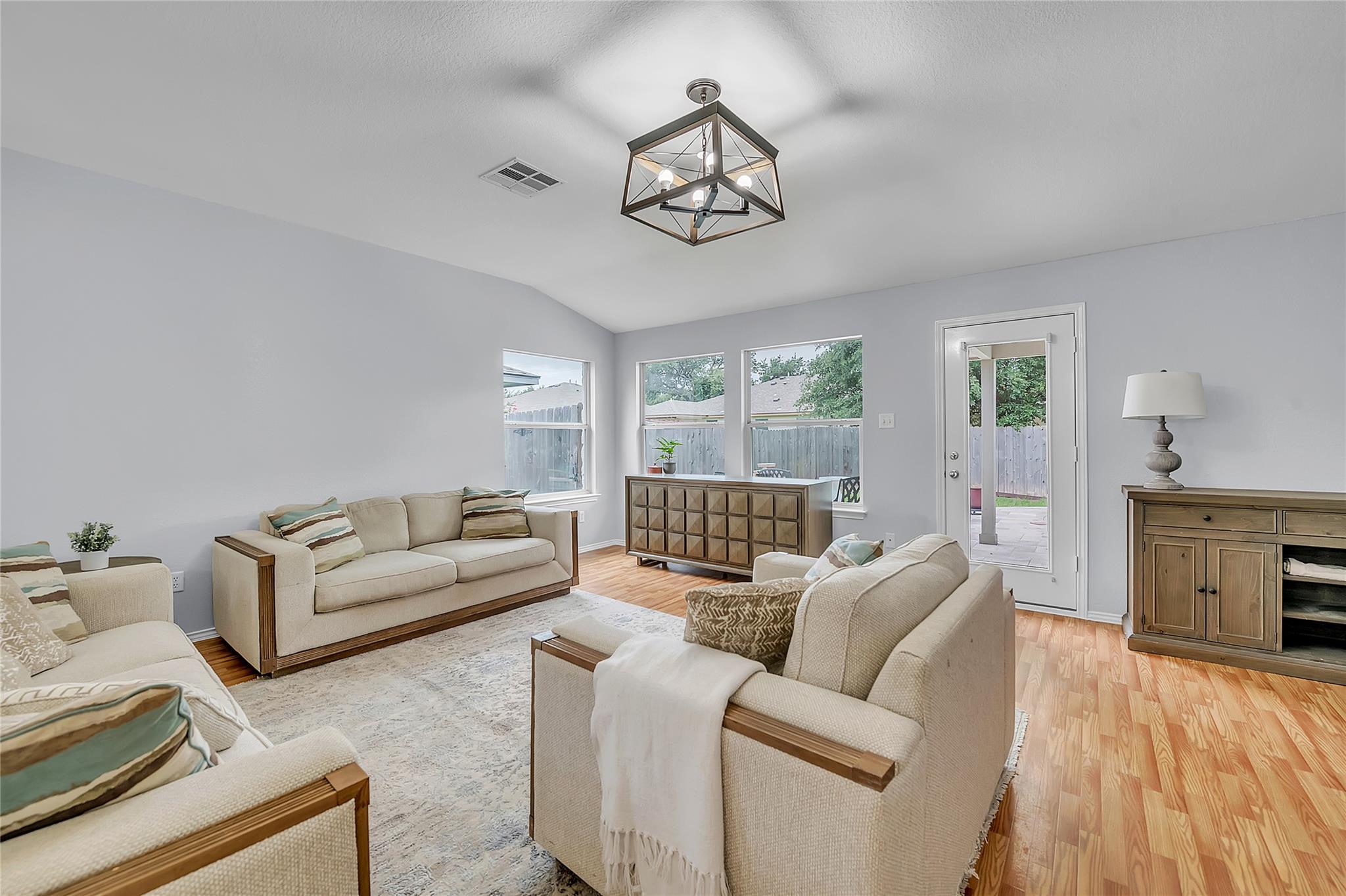 3313 Napa Valley Bnd, Leander, TX 78641