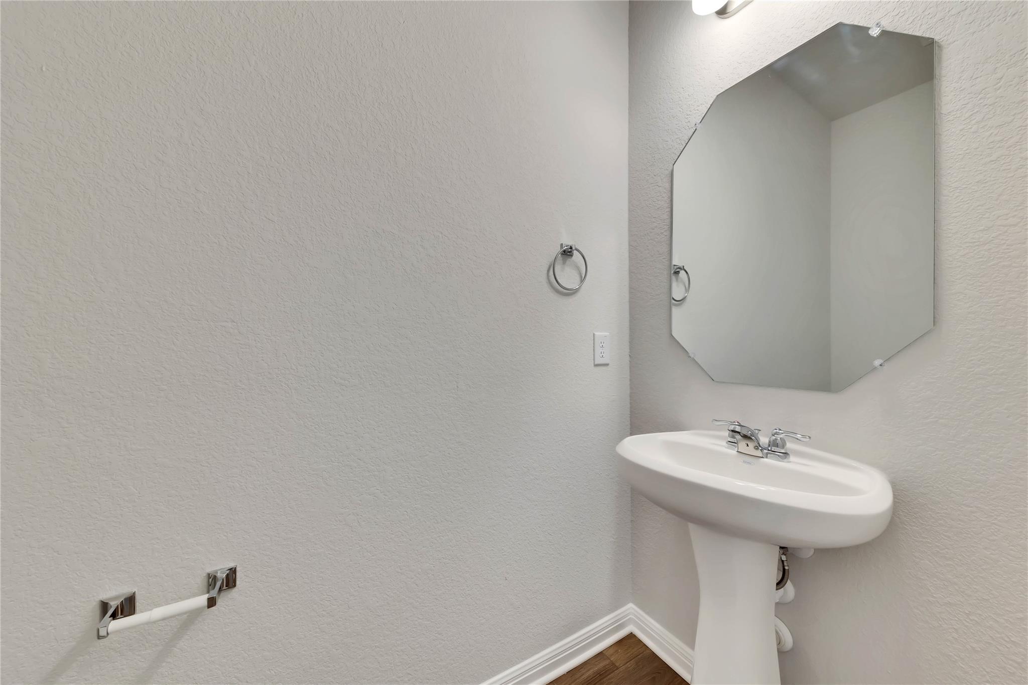 11109 Sentinel Dr, Austin, TX 78747