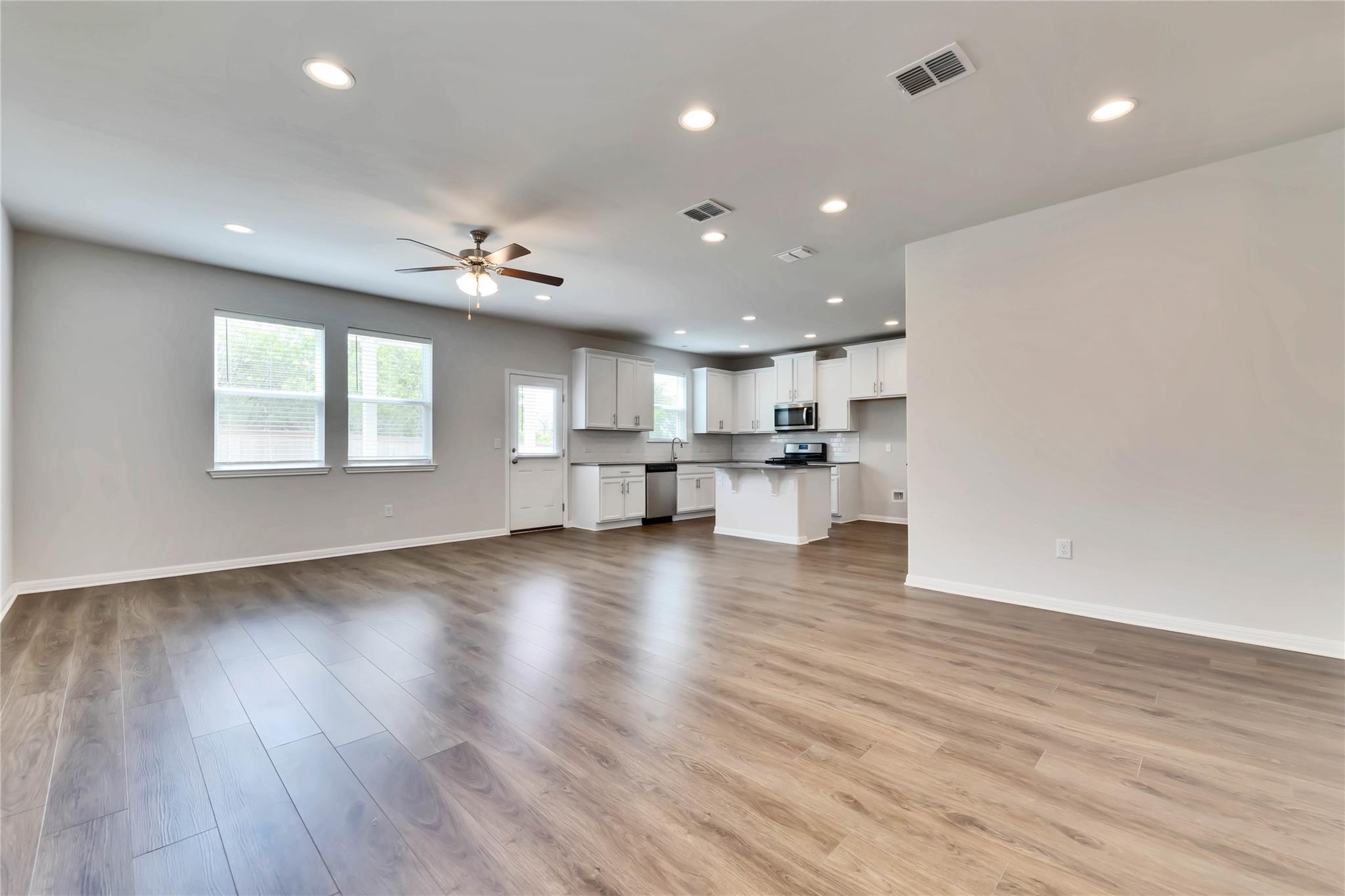 11109 Sentinel Dr, Austin, TX 78747