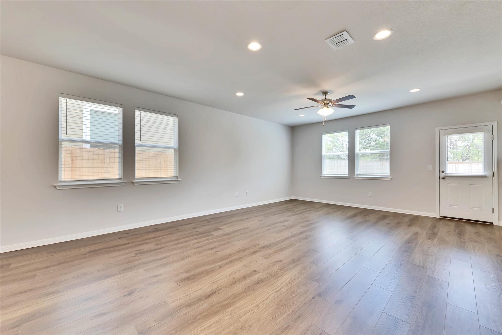 11109 Sentinel Dr, Austin, TX 78747