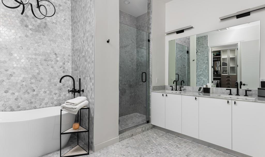 800 Embassy Dr # 605, Austin, TX 78702