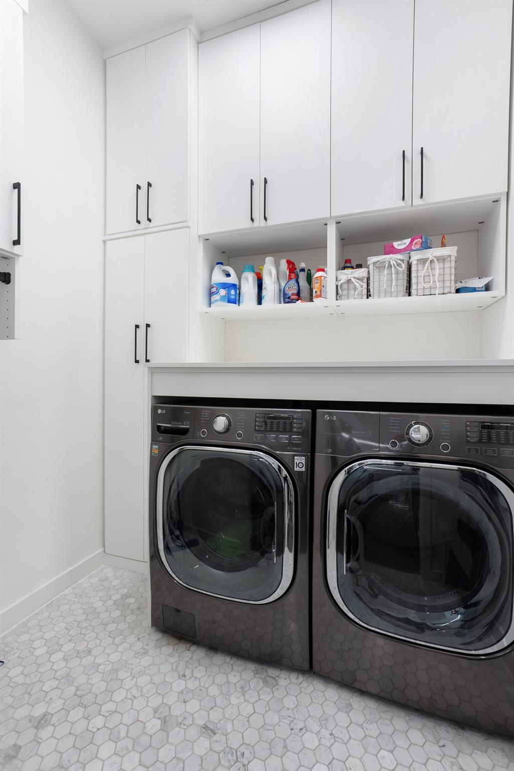 800 Embassy Dr # 605, Austin, TX 78702