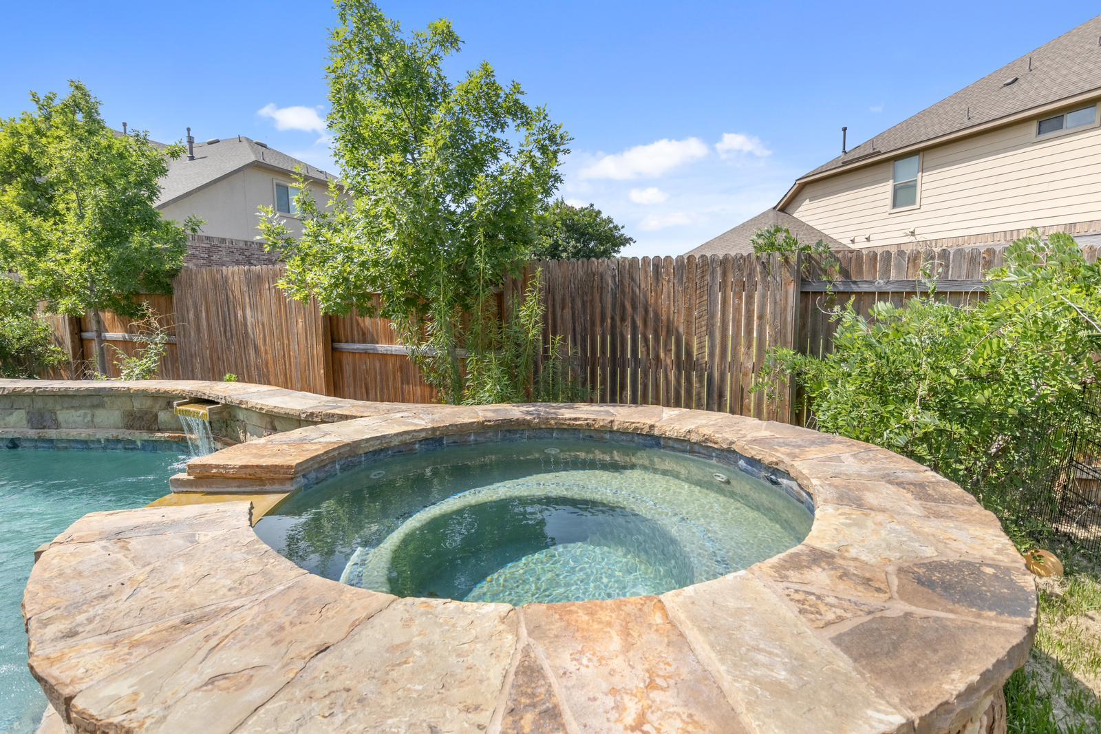 2711 Saint Paul Rivera Ln, Round Rock, TX 78665