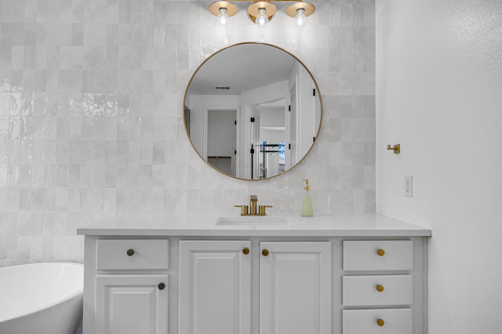 2711 Saint Paul Rivera Ln, Round Rock, TX 78665