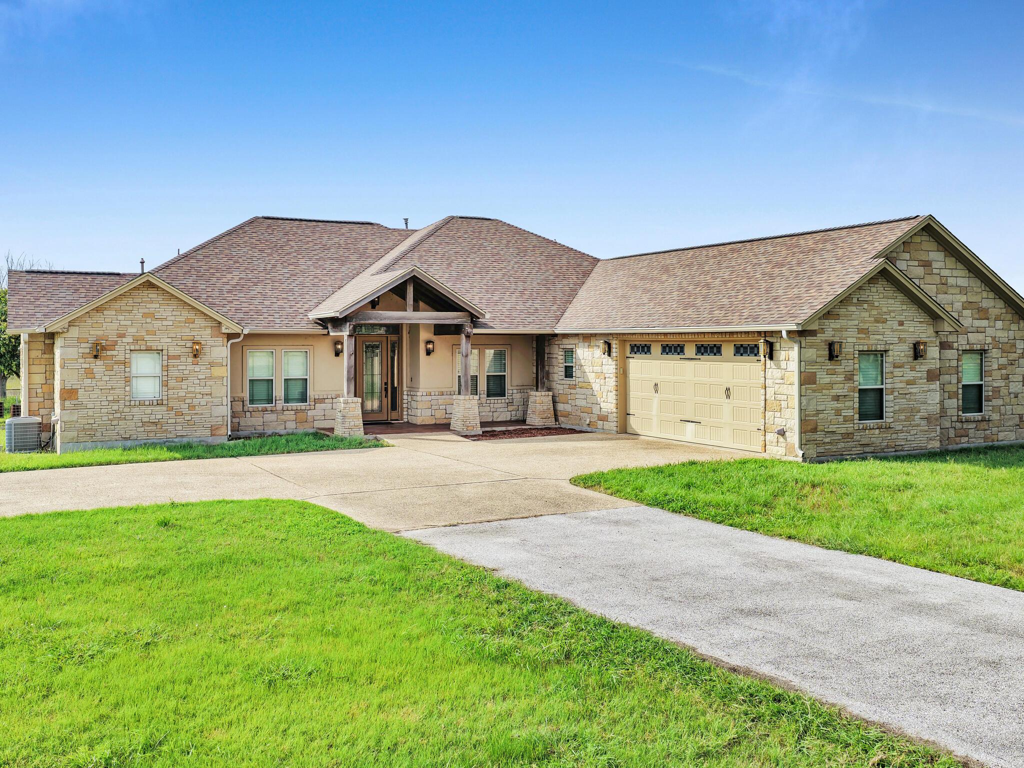 301 CR 253, Bertram, TX 78605