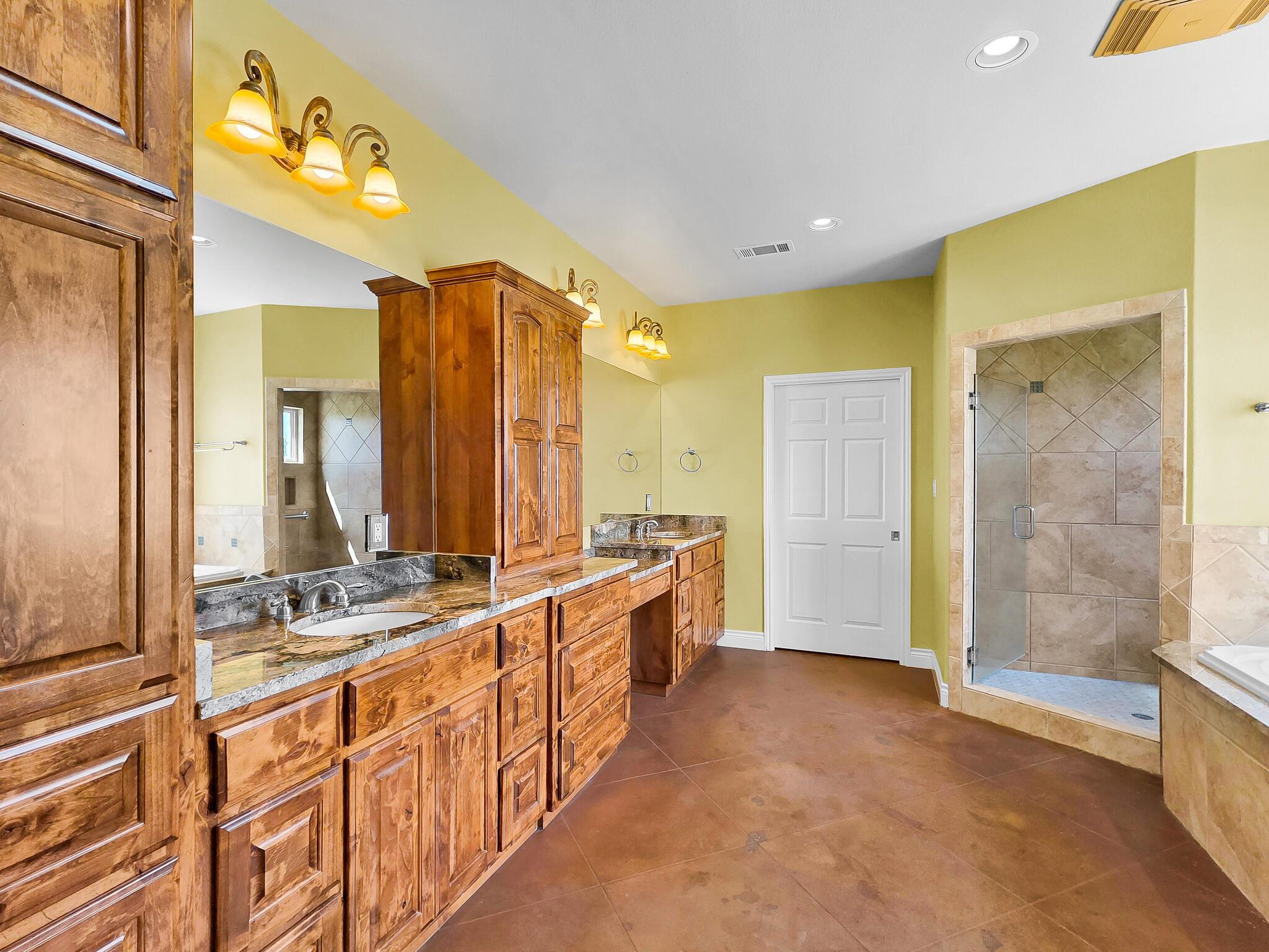 301 CR 253, Bertram, TX 78605