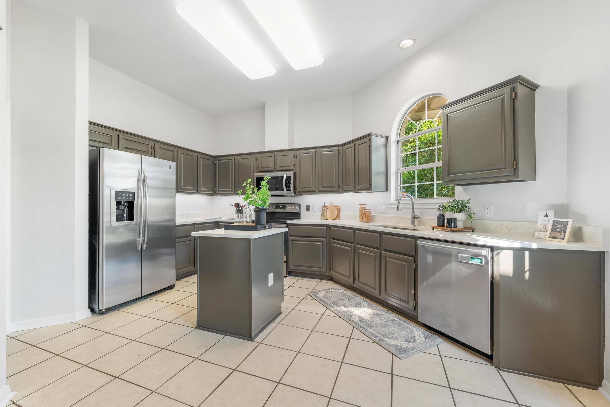 1204 Miami Dr, Austin, TX 78733