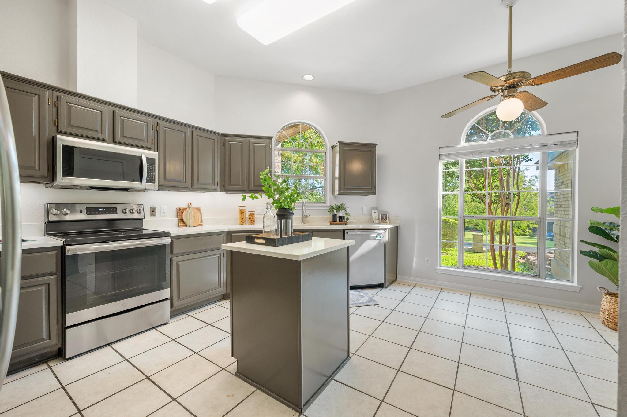 1204 Miami Dr, Austin, TX 78733