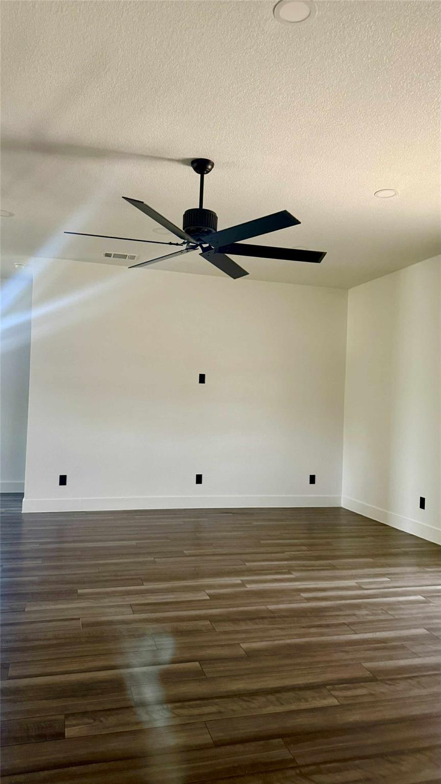 146 Buena Fortuna Rd, Elgin, TX 78621