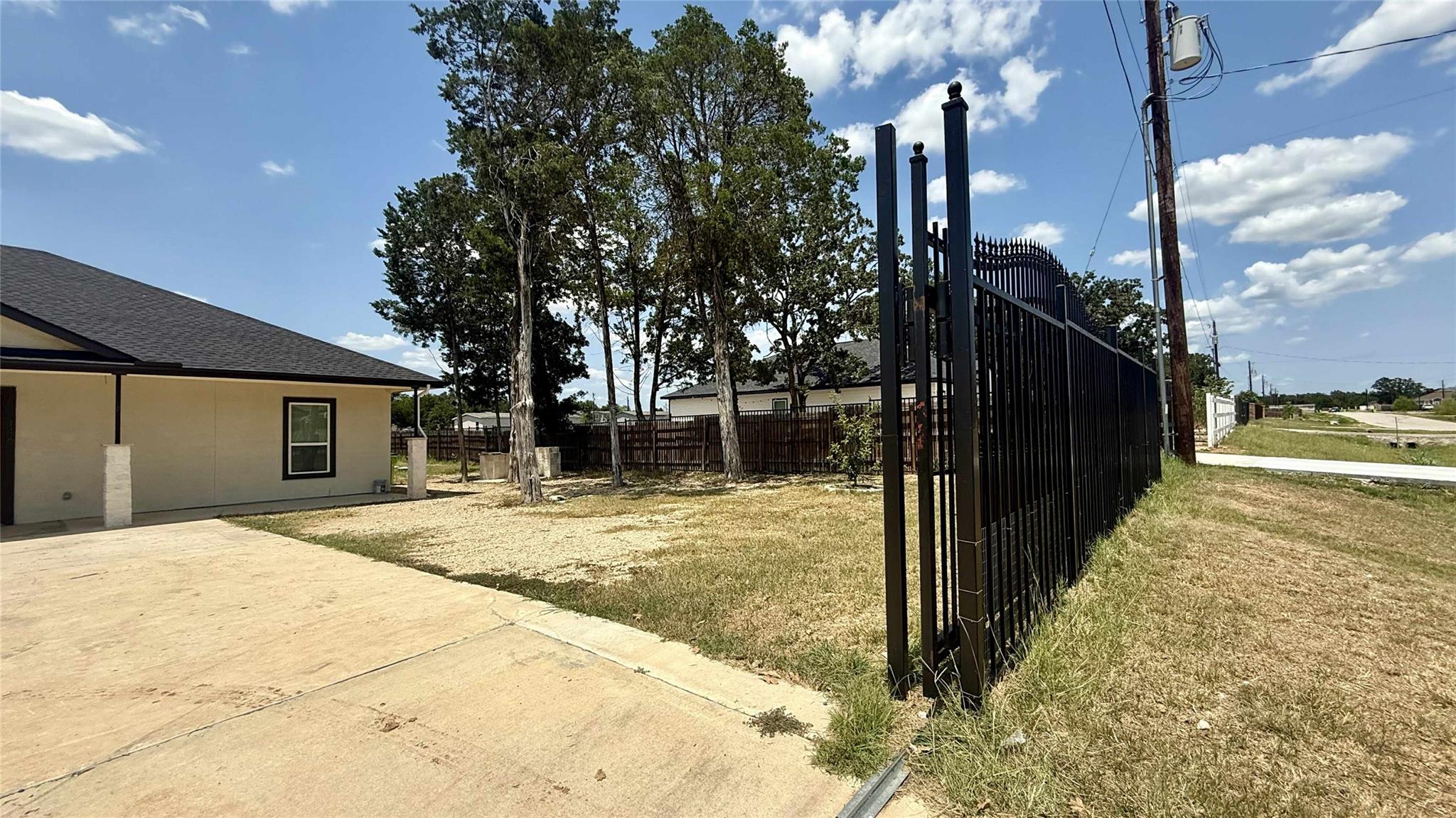 146 Buena Fortuna Rd, Elgin, TX 78621