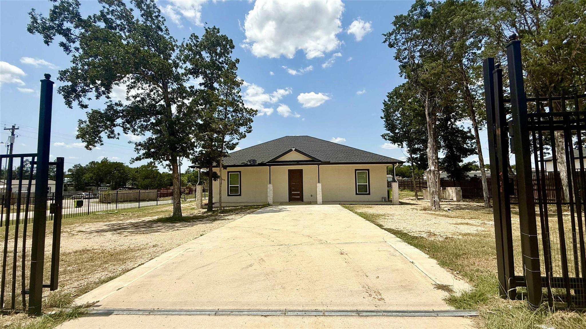 146 Buena Fortuna Rd, Elgin, TX 78621