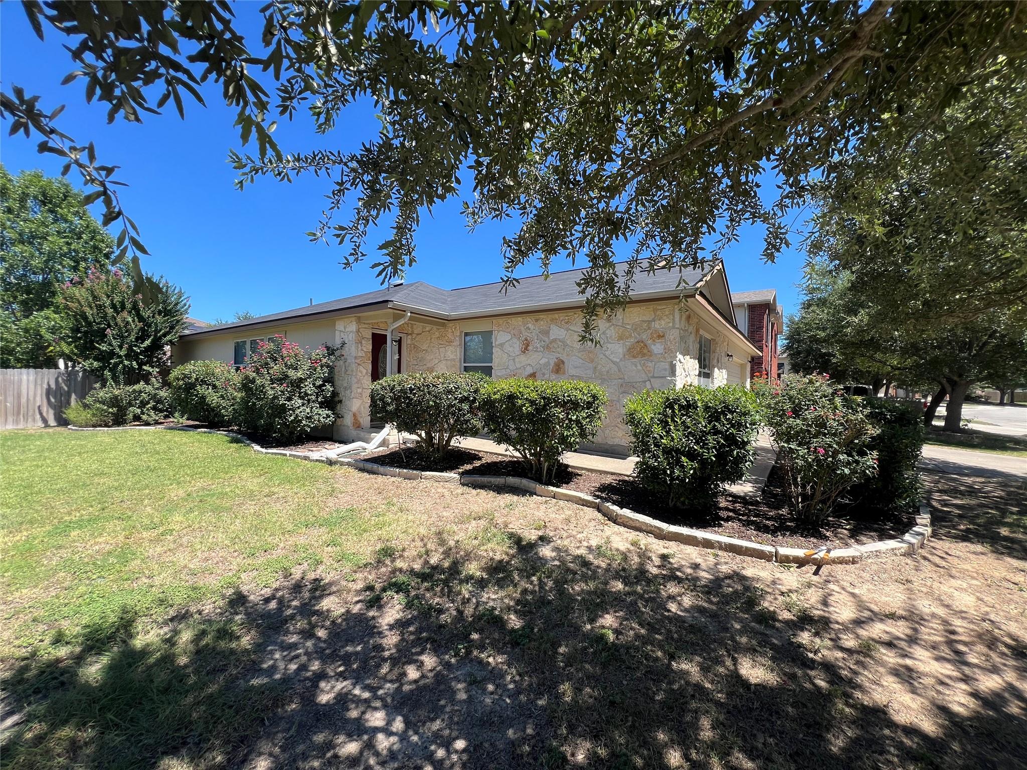 611 Lubbock Ln, New Braunfels, TX 78132