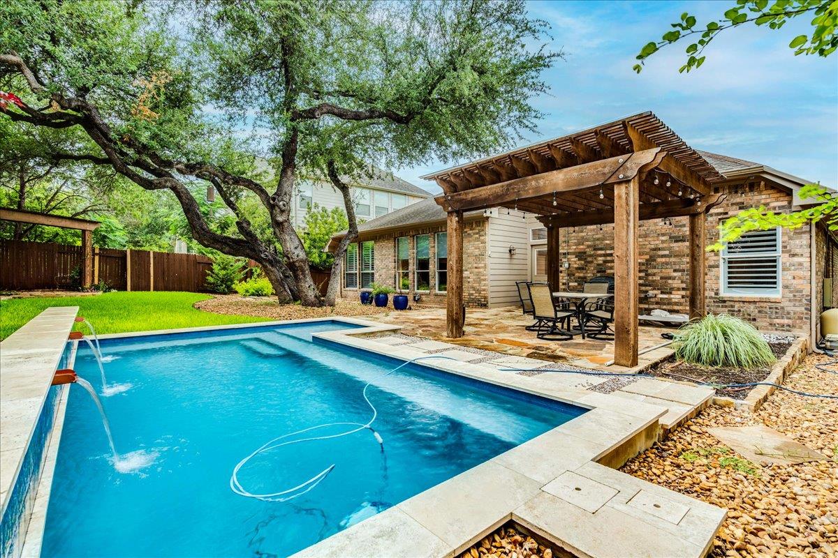 6925 Via Correto Dr, Austin, TX 78749