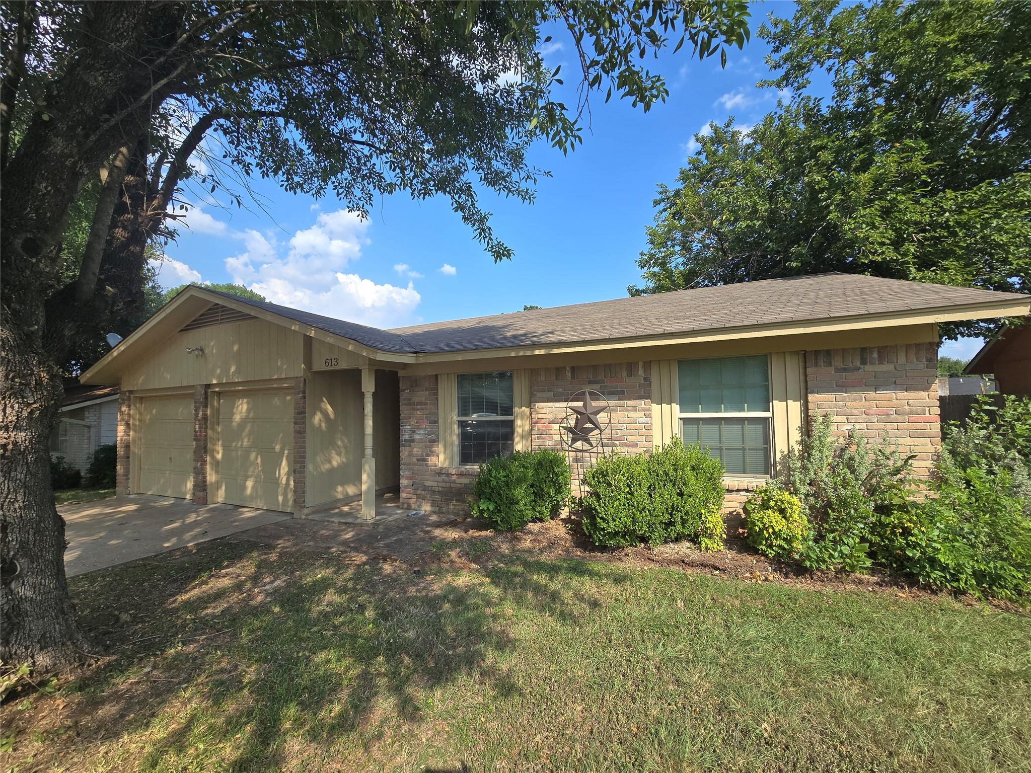 613 Wagon Wheel Dr, Round Rock, TX 78681
