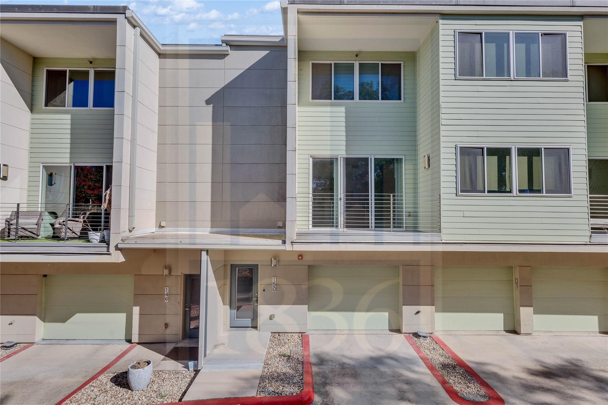 604 N Bluff Dr # 150, Austin, TX 78745