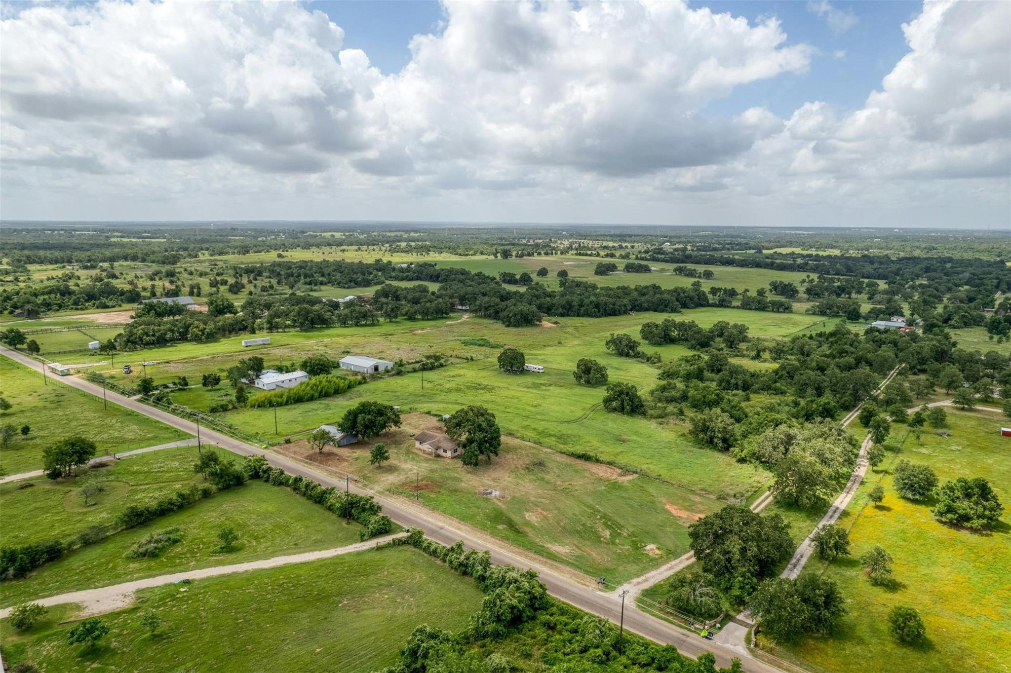 307 N County Line Rd, Elgin, TX 78621