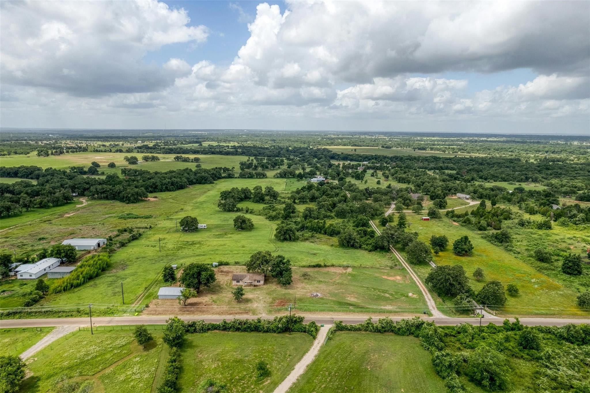 307 N County Line Rd, Elgin, TX 78621