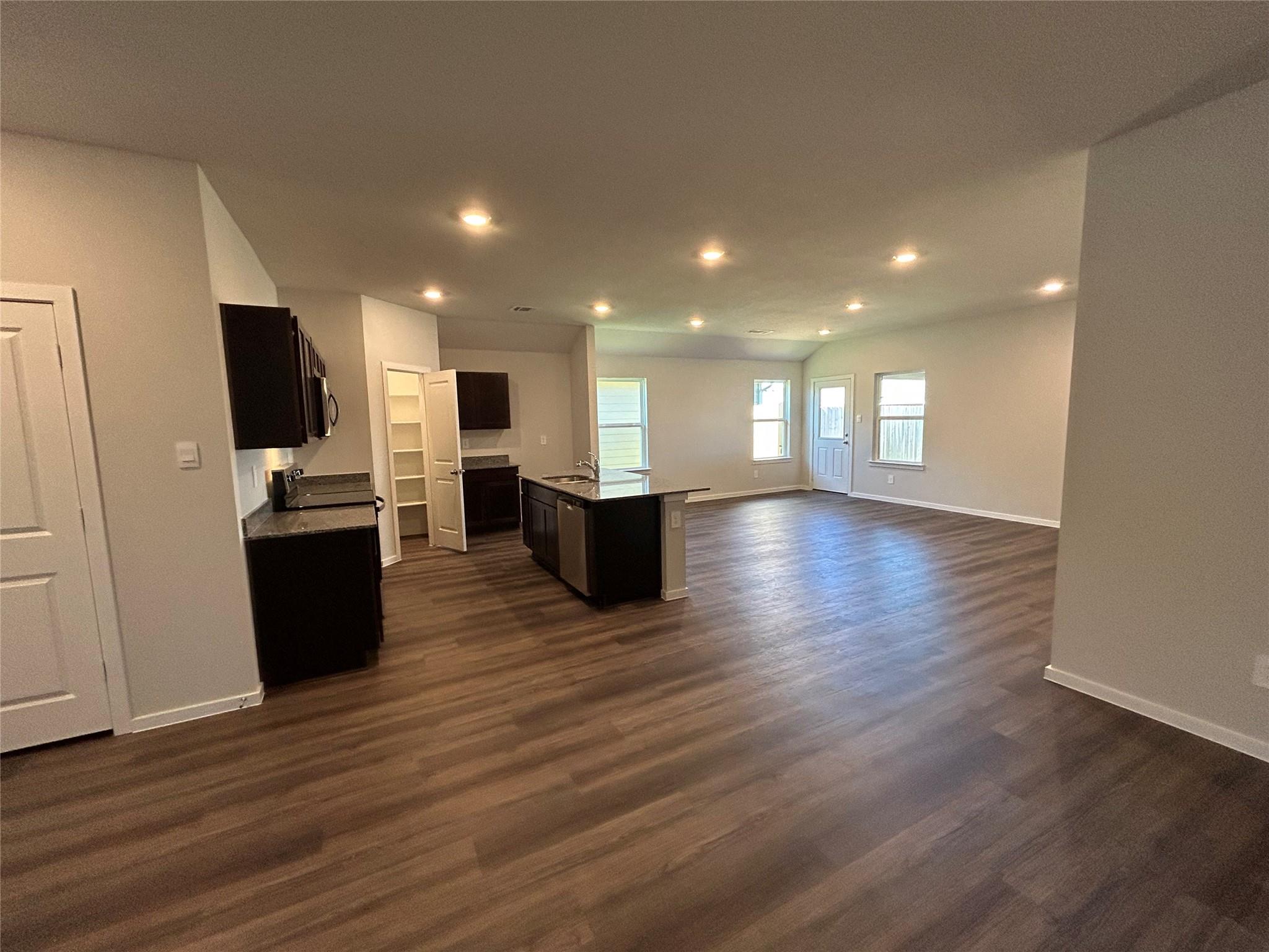 501 Perry Pl, Rockdale, TX 76567